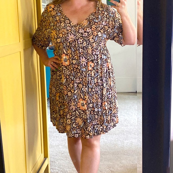 NWT Floral Dress - Picture 2 of 6